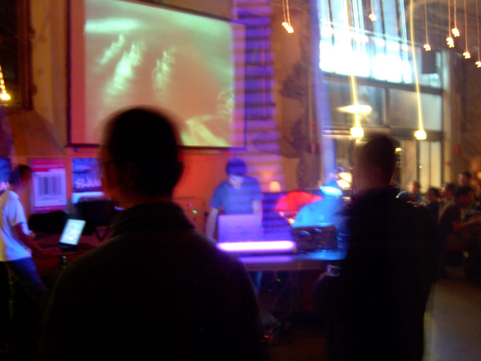Group_Gris Live. Scène du bar du Lieu Unique à Nantes.